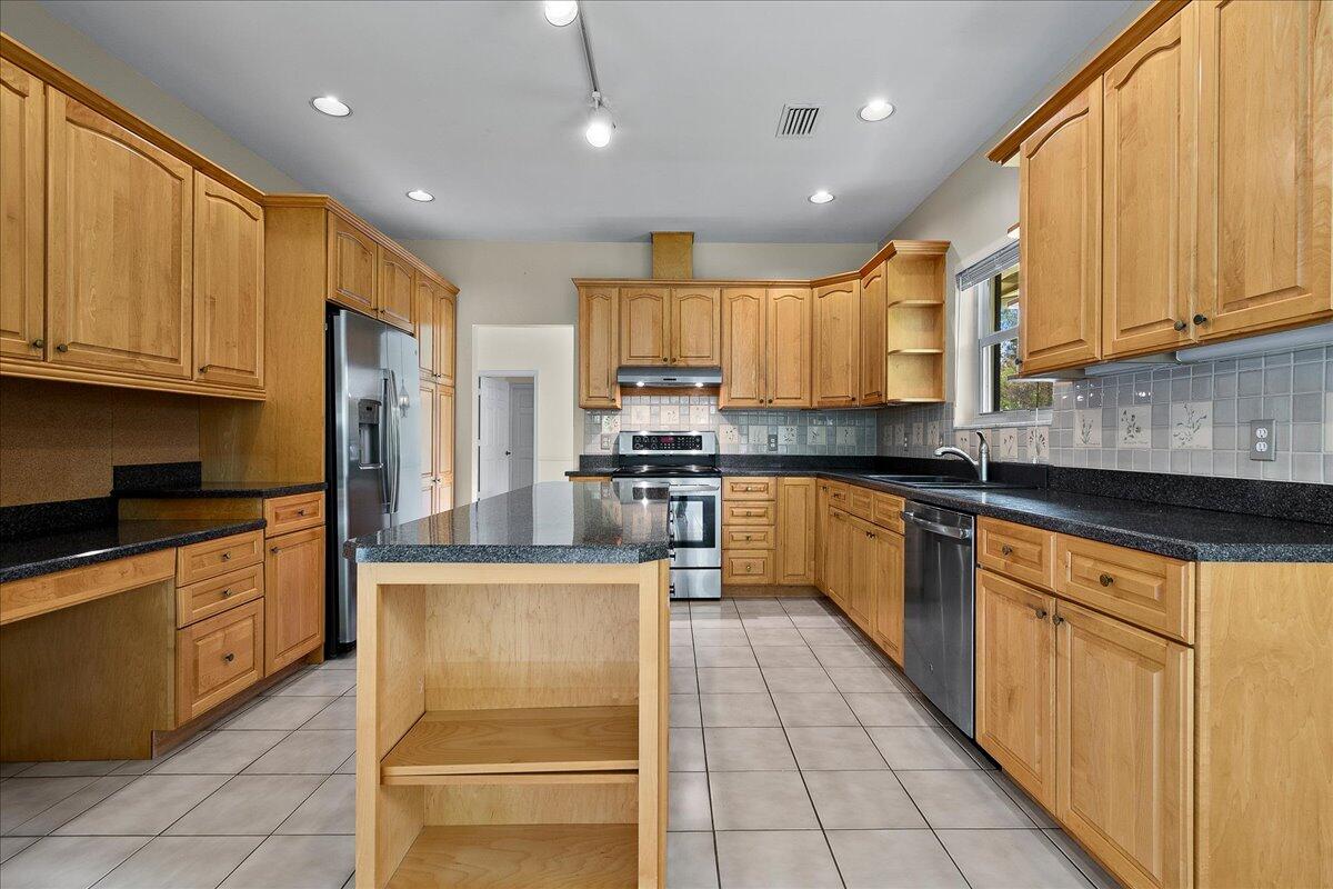 HERITAGE OAKS - Residential