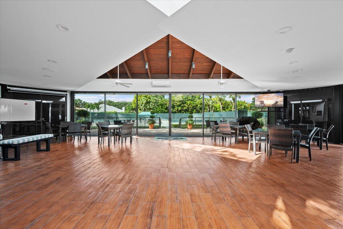 HERITAGE OAKS - Residential