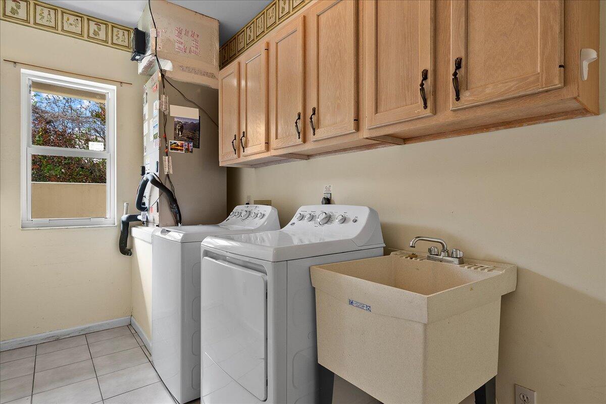 HERITAGE OAKS - Residential