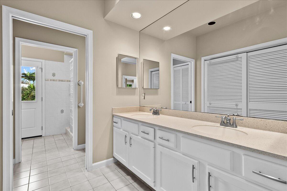 HERITAGE OAKS - Residential