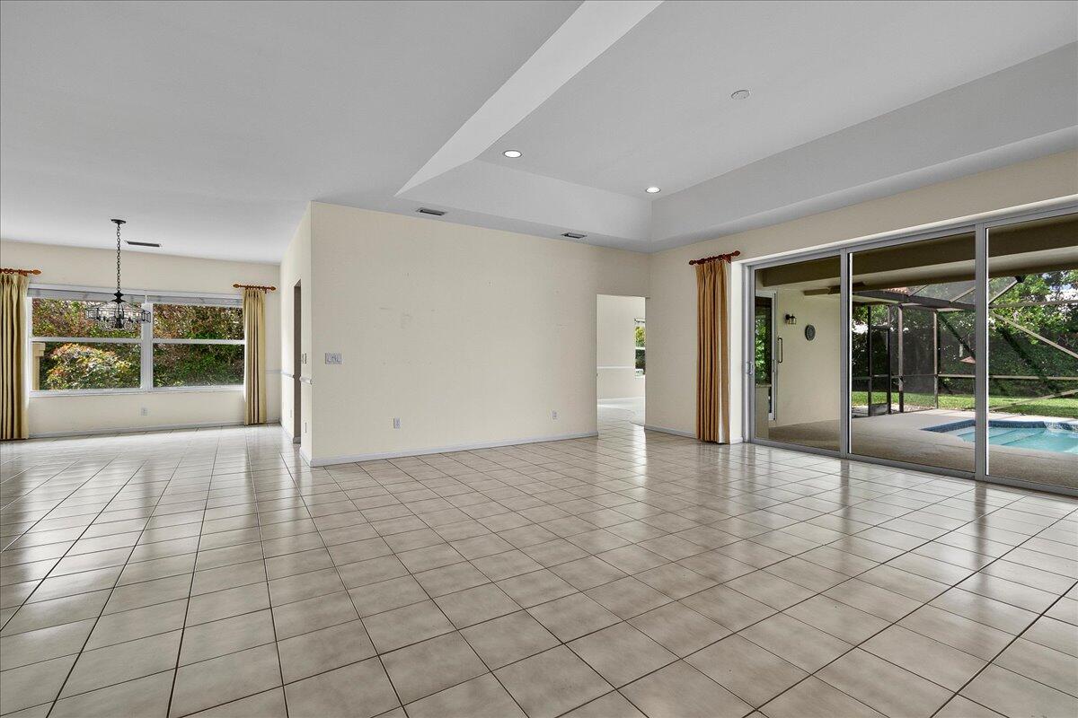 HERITAGE OAKS - Residential