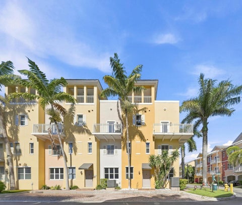 Photo of 2332 Vintage Drive, Lighthouse Point, FL 33064 (MLS # B26062145)