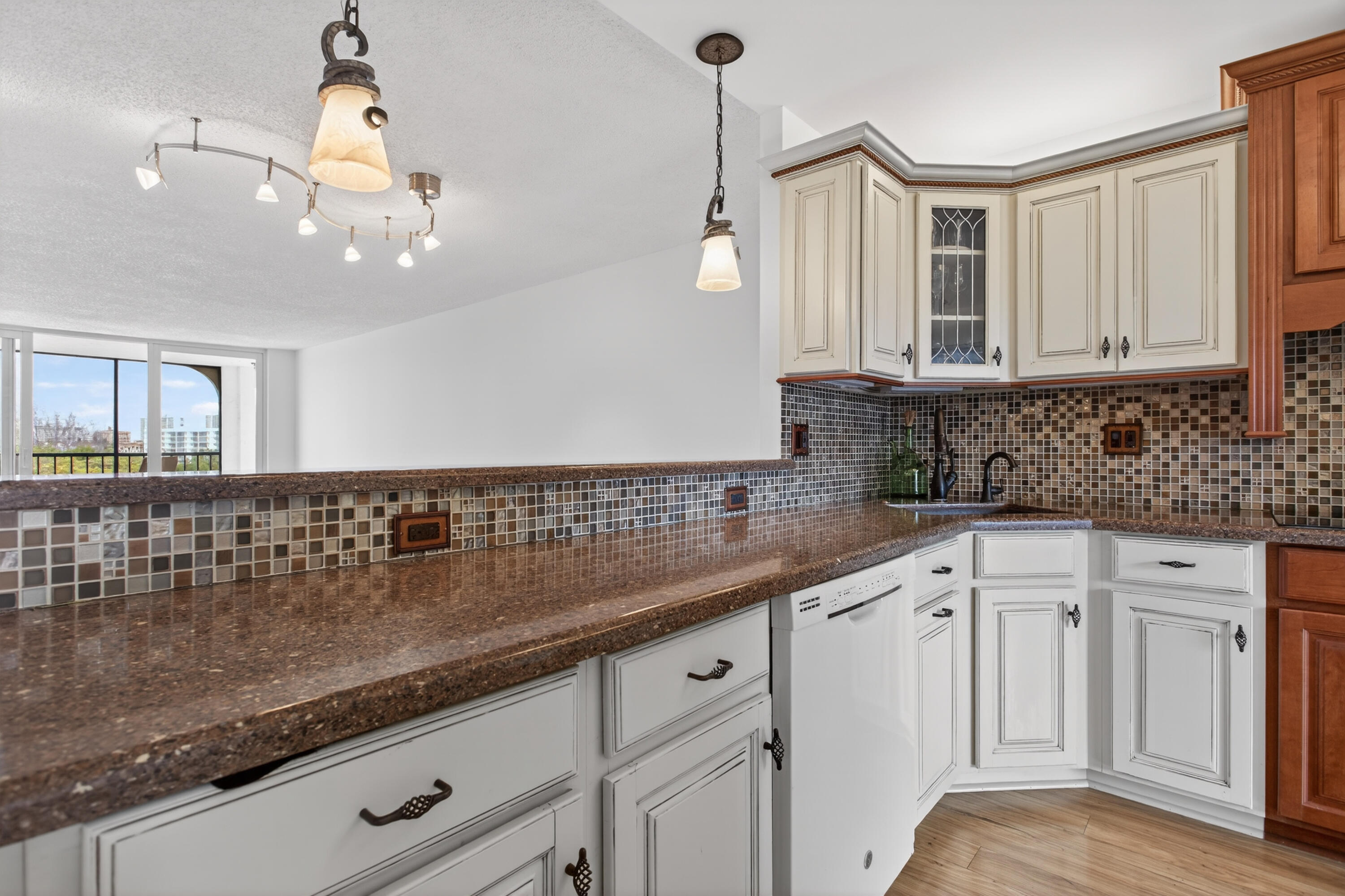 1631 Riverview Road 504