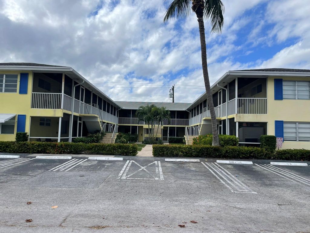 Photo of 520 NE 7th Avenue #2C, Delray Beach, FL 33483 (MLS # F10475298)