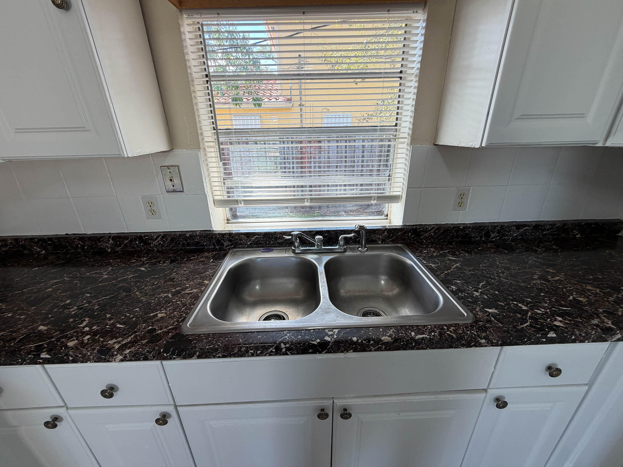 ZILADEN PROPERTIES - Residential Lease