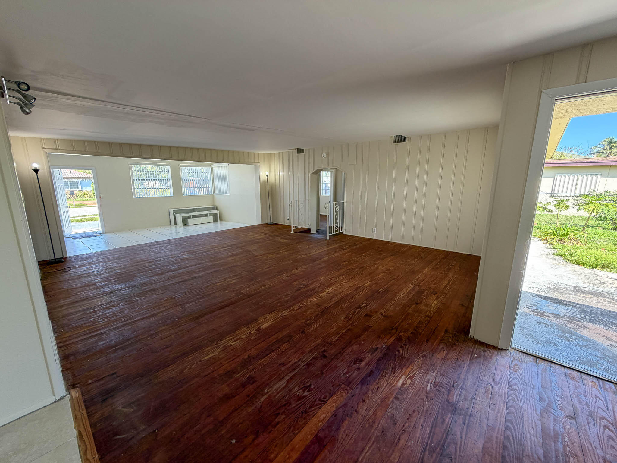 ZILADEN PROPERTIES - Residential Lease