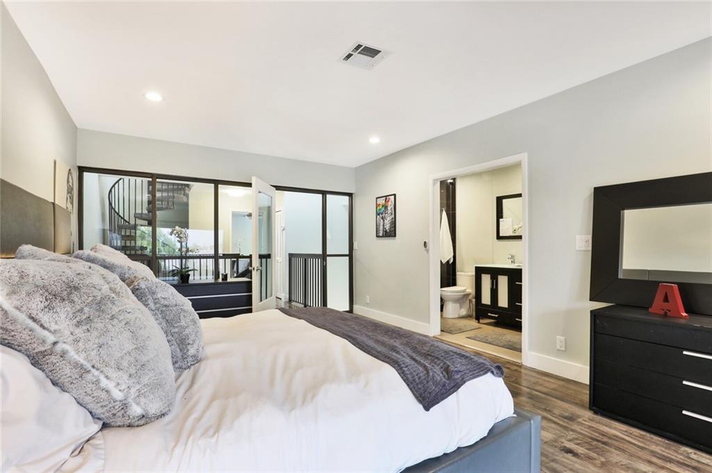 Riverfront Townhouses - Residential