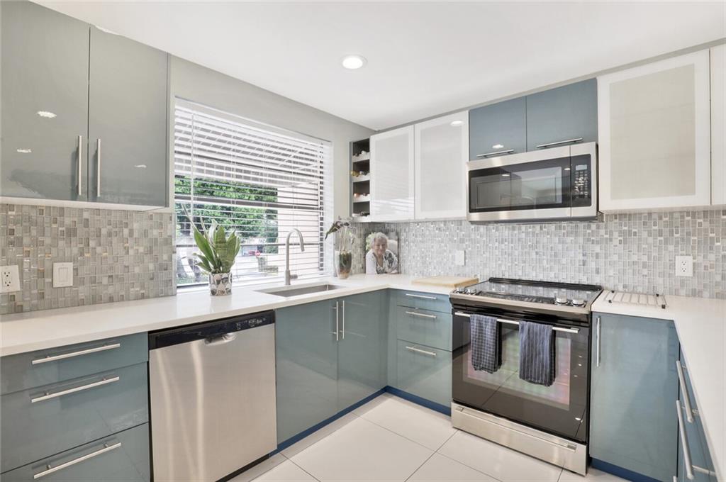 Riverfront Townhouses - Residential