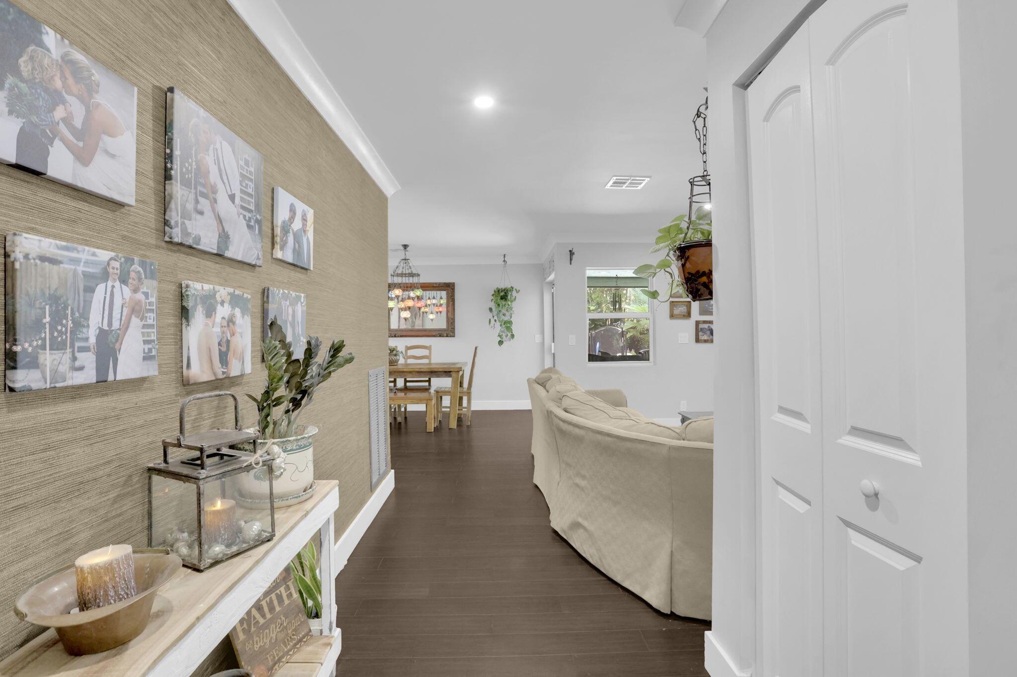 1512 Hummingbird Drive