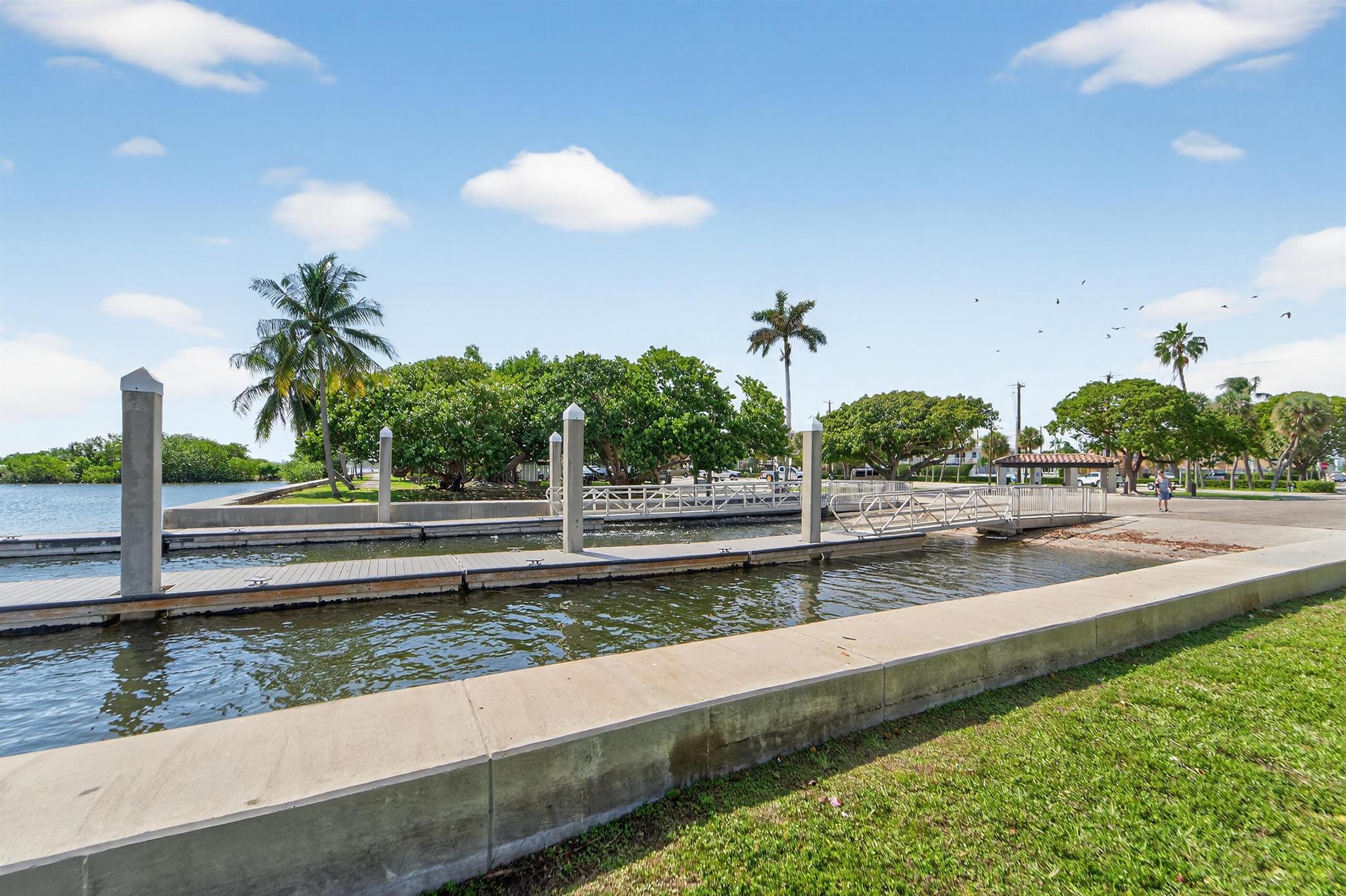 VAN SCOTT CONDO - Residential