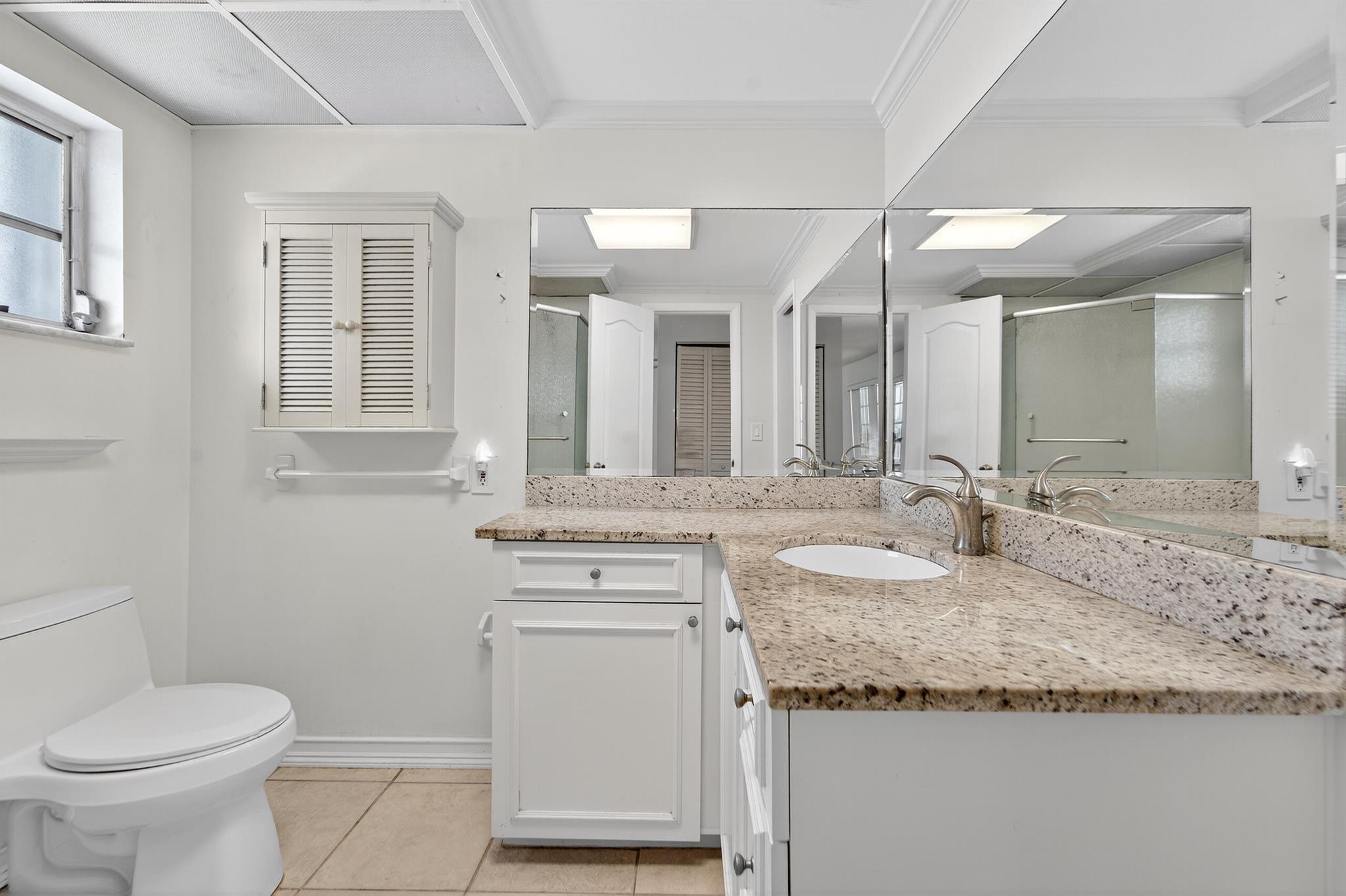 VAN SCOTT CONDO - Residential