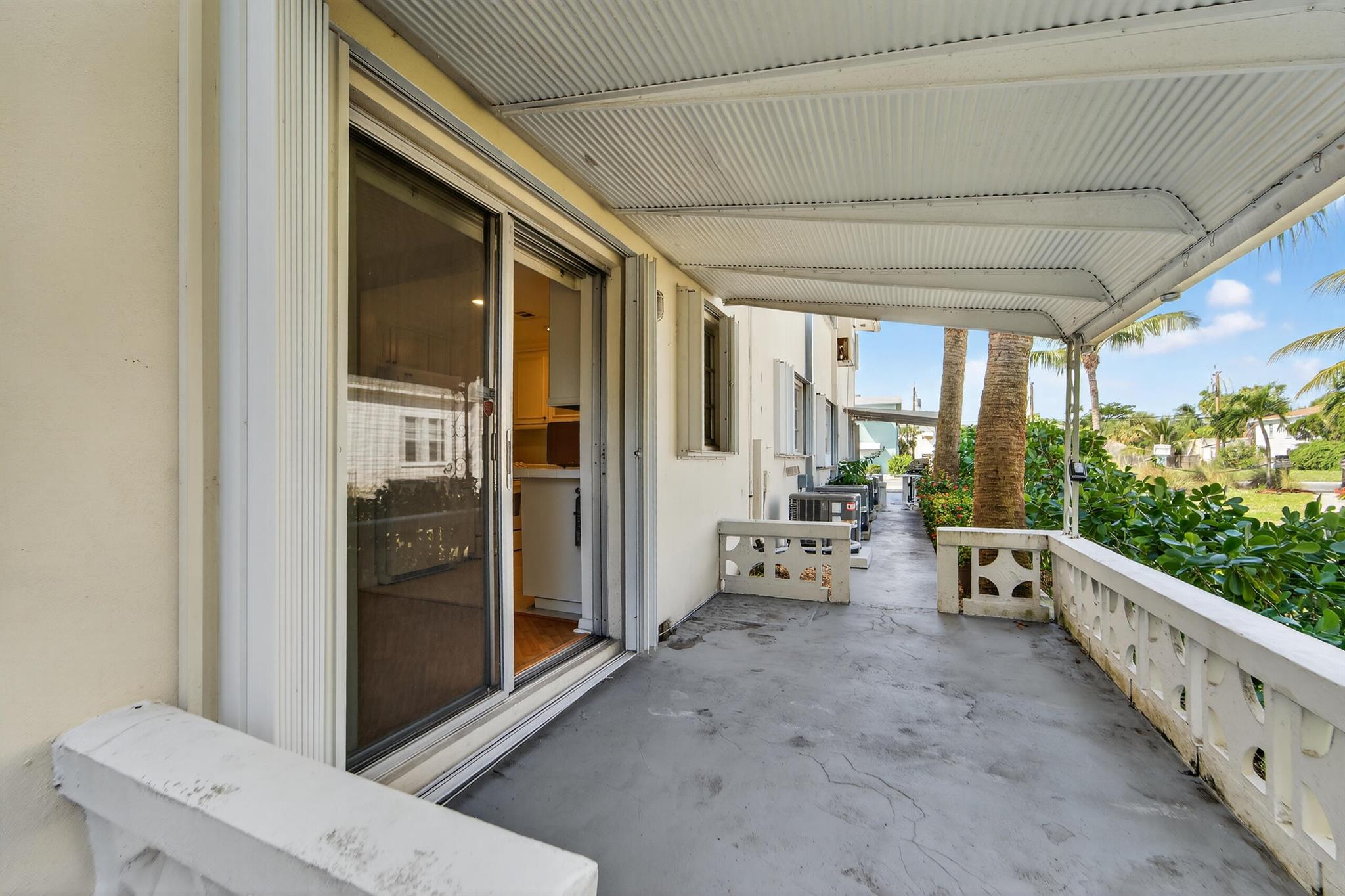 VAN SCOTT CONDO - Residential