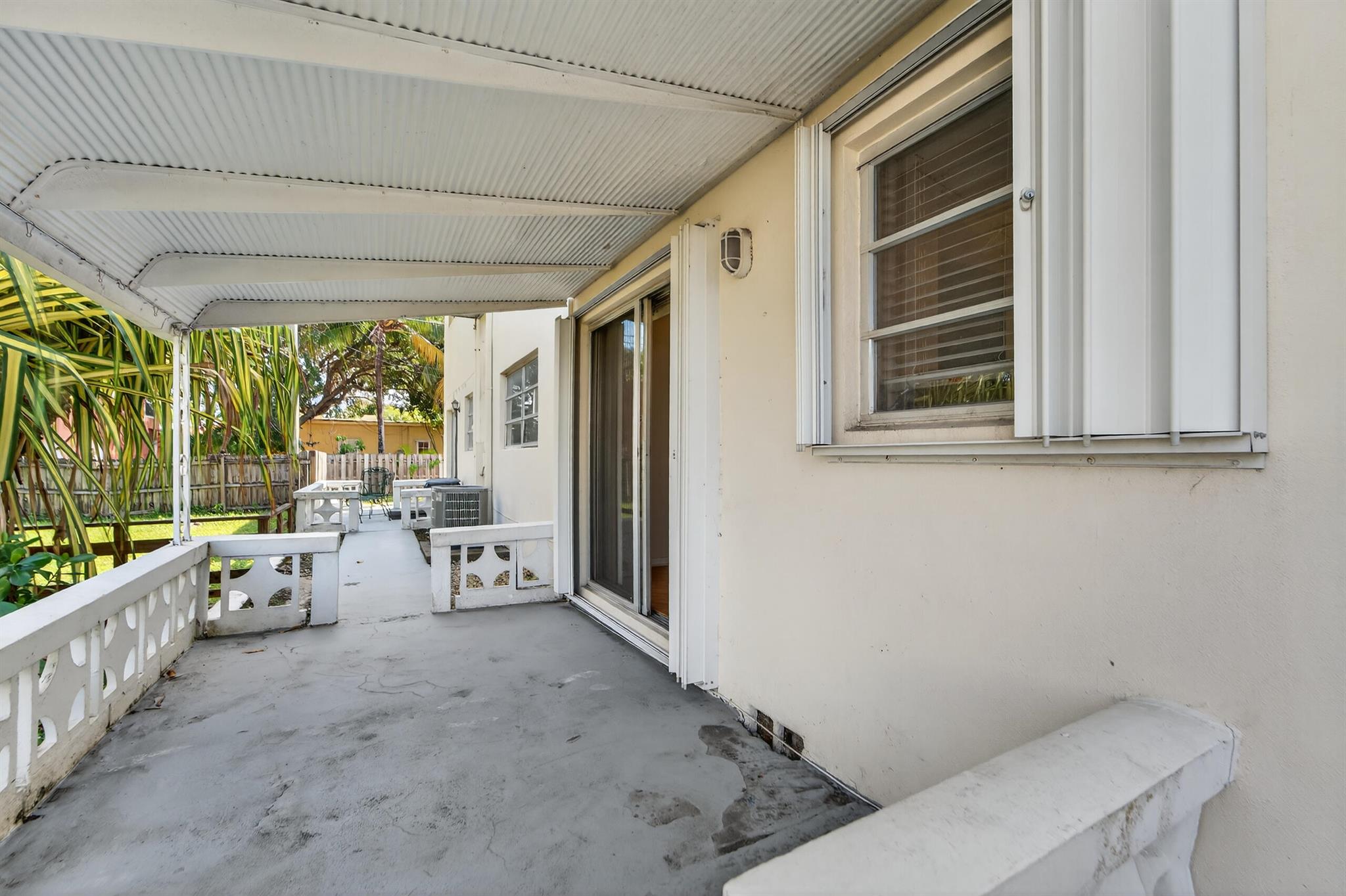 VAN SCOTT CONDO - Residential