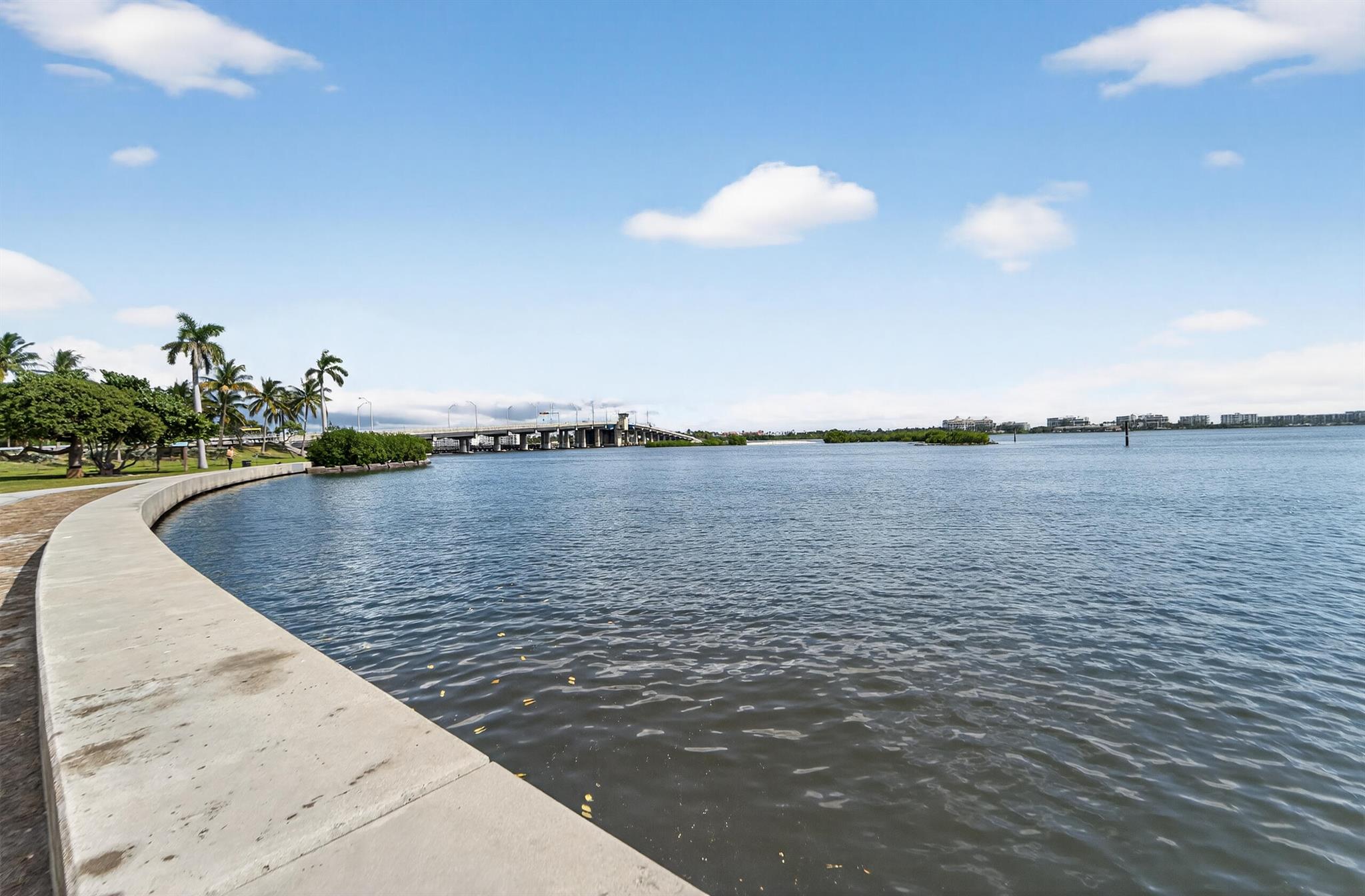 VAN SCOTT CONDO - Residential