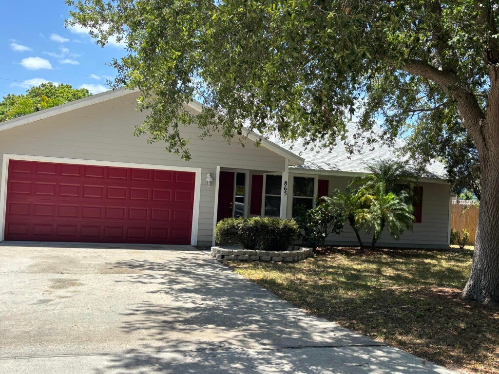 Photo of 865 24th Place SW, Vero Beach, FL 32962 (MLS # R11087967)