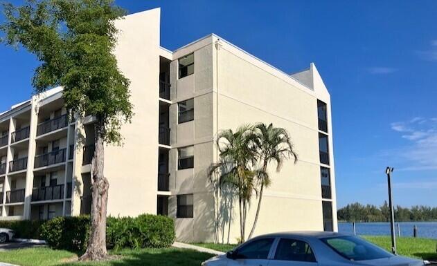 LAKE EMERALD CONDOMINIUM NO - Residential