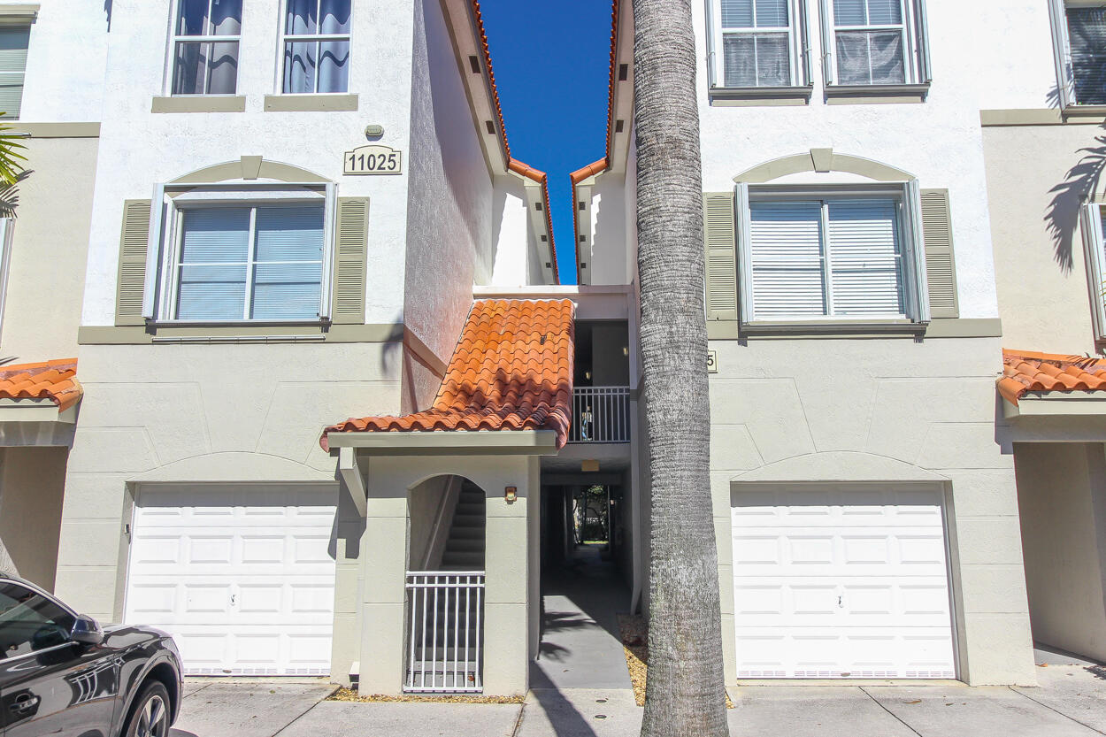 RESIDENCES AT LEGACY PLACE CONDO - Residential Lease