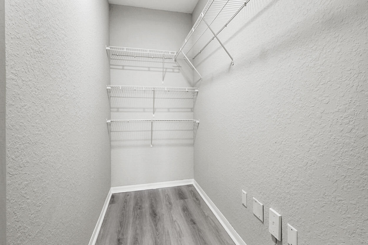 RESIDENCES AT LEGACY PLACE CONDO - Residential Lease