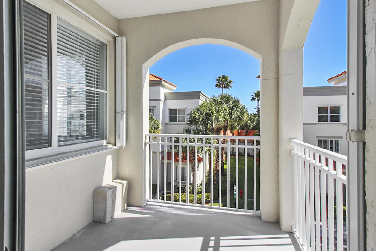 RESIDENCES AT LEGACY PLACE CONDO - Residential Lease