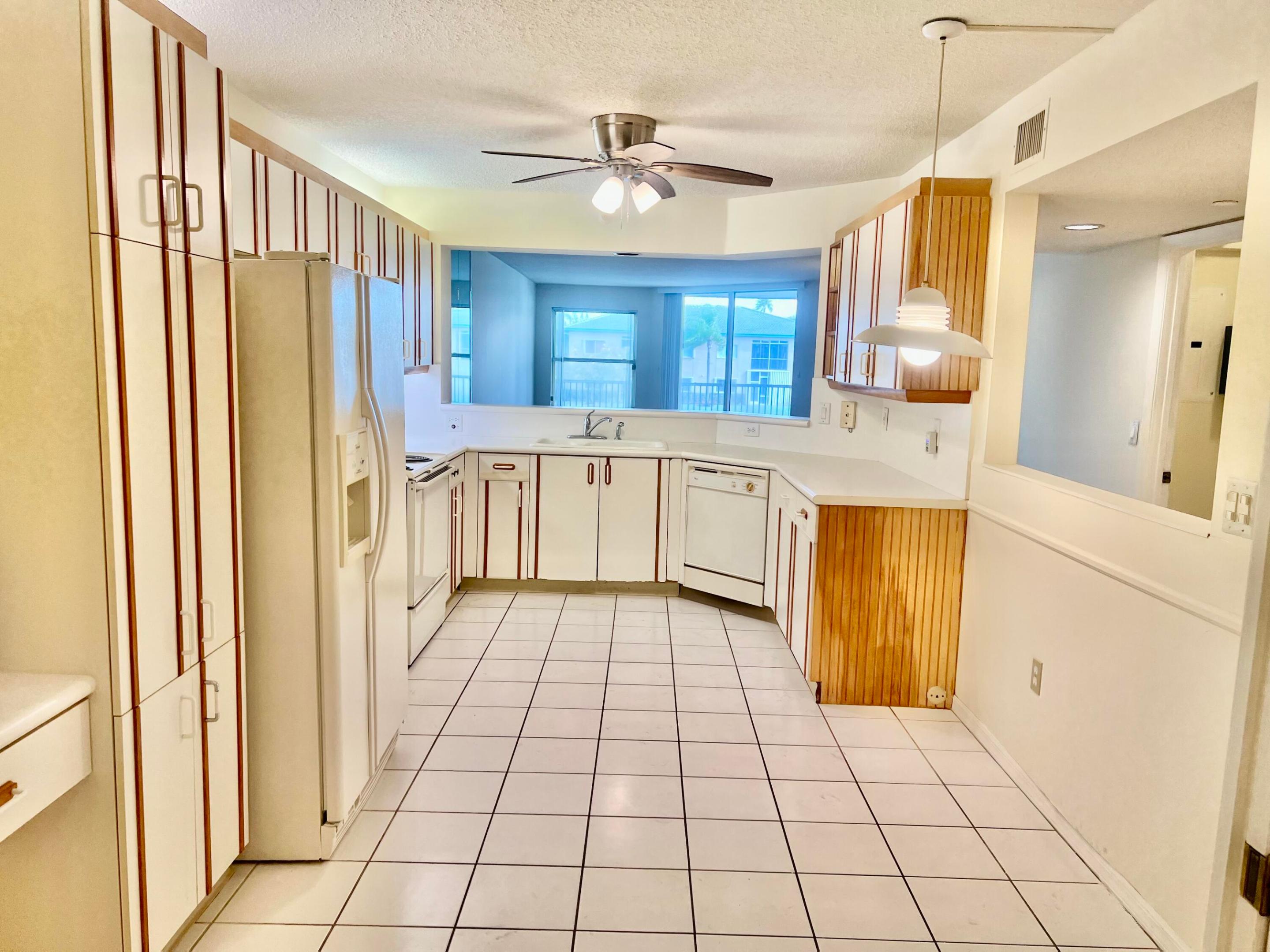 GRANVILLE CONDOMINIUM - Residential Lease