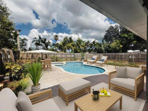 2004 N 40th Ave Hollywood FL 33021