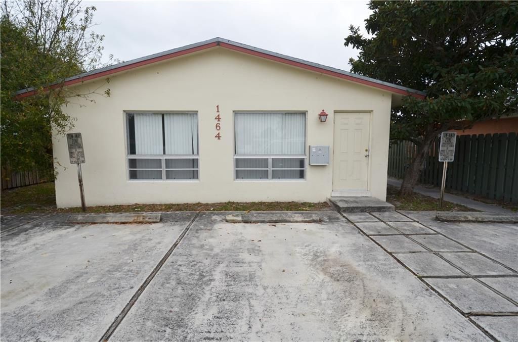Photo of 1464 N Dixie Hwy, Fort Lauderdale, FL 33304 (MLS # F10306574)