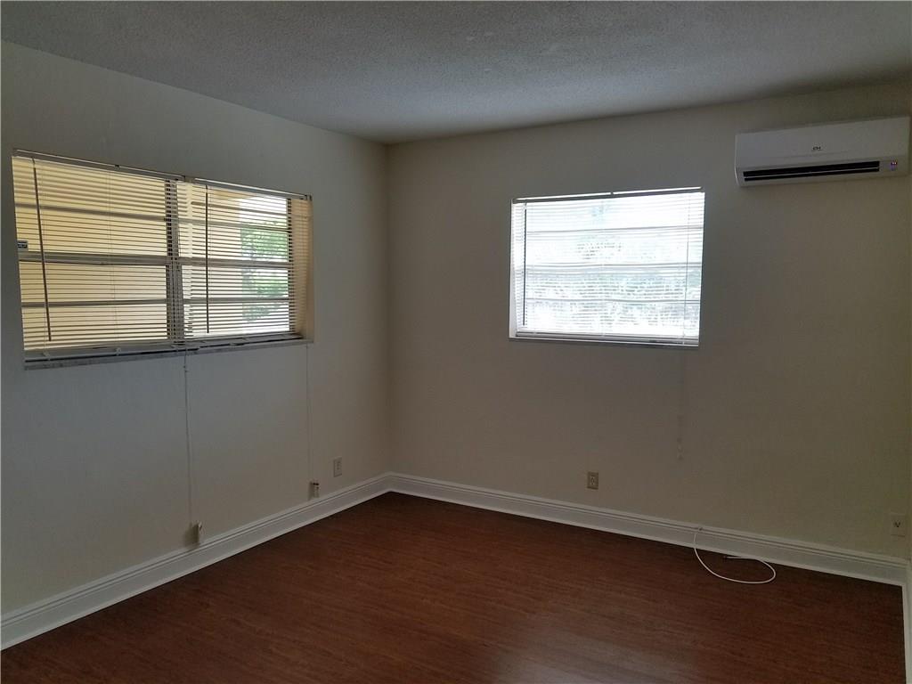 HOLLYWOOD 1-21 B LOT 10-1 - Residential Lease