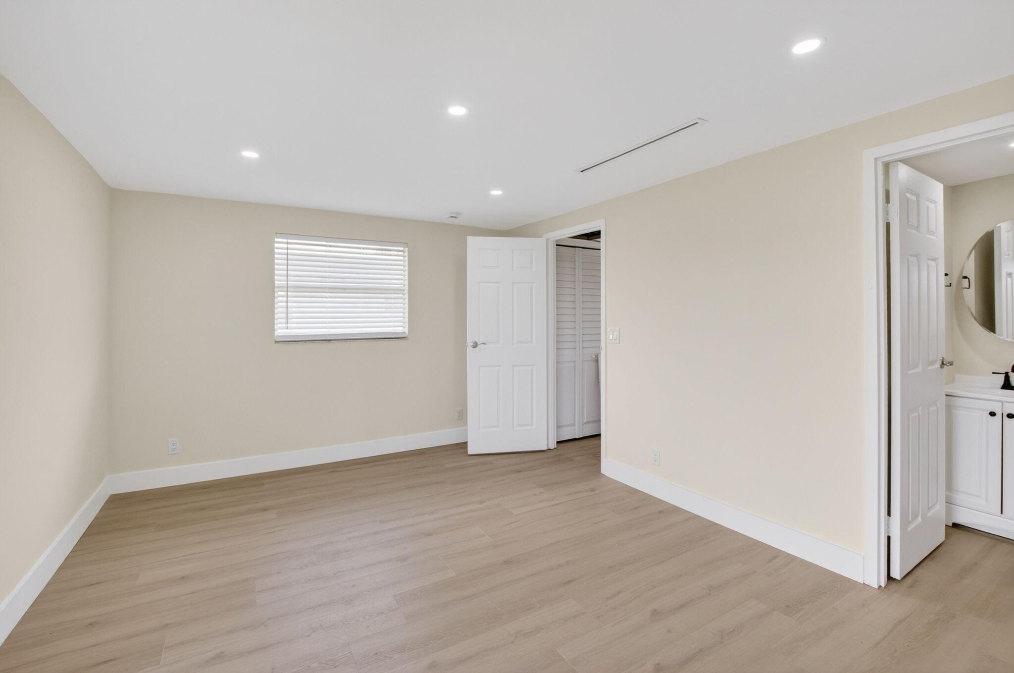 KINGS POINT BRITTANY CONDOS - Residential Lease