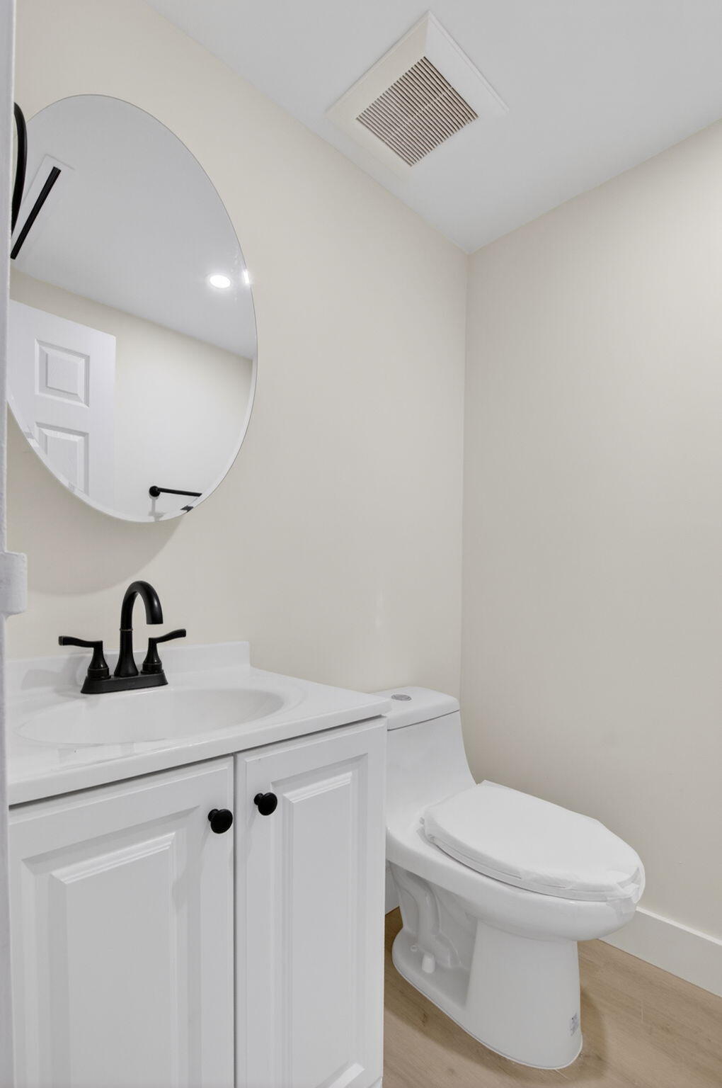 KINGS POINT BRITTANY CONDOS - Residential Lease
