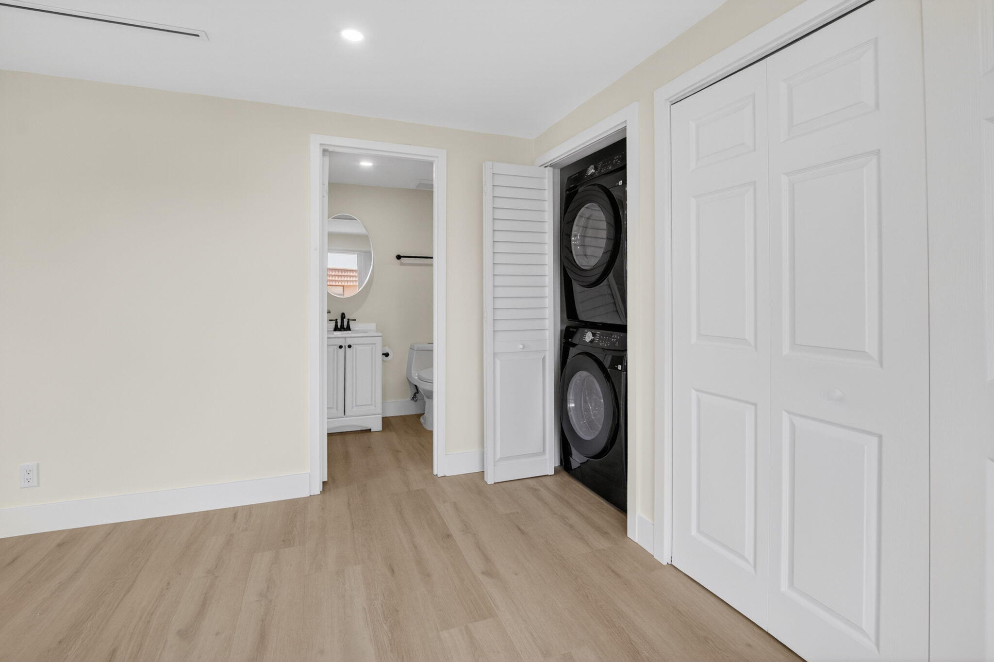 KINGS POINT BRITTANY CONDOS - Residential Lease