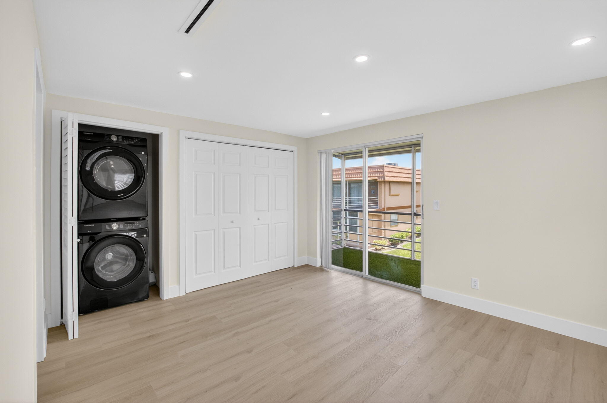 KINGS POINT BRITTANY CONDOS - Residential Lease