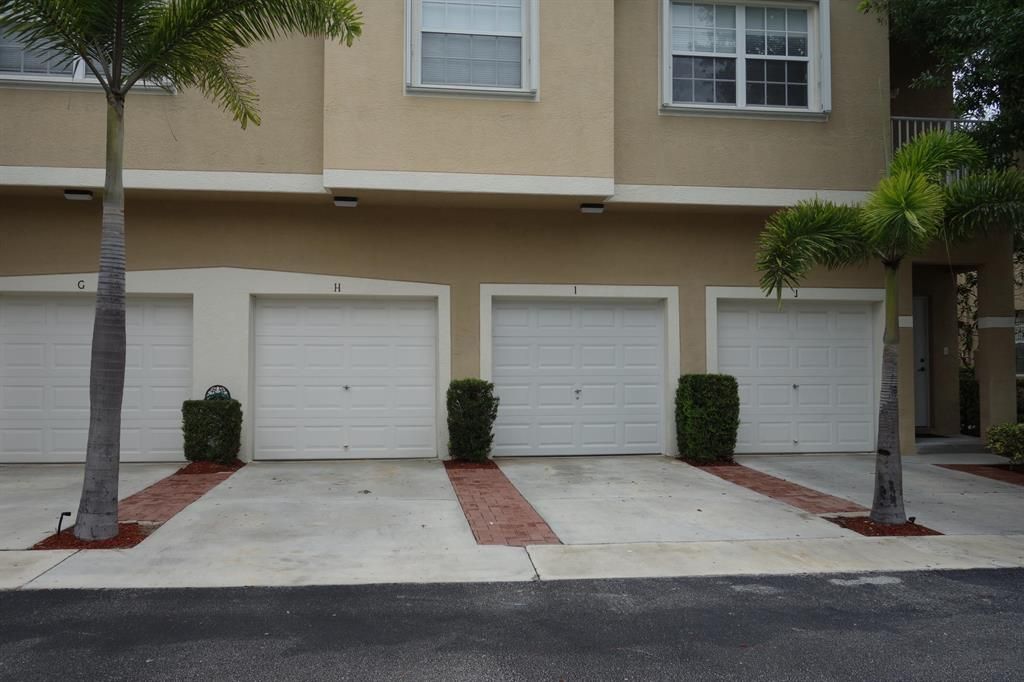 Photo of 106 Lighthouse Circle #I, Tequesta, FL 33469 (MLS # R10756225)