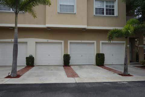 Featured picture for the property R10756225