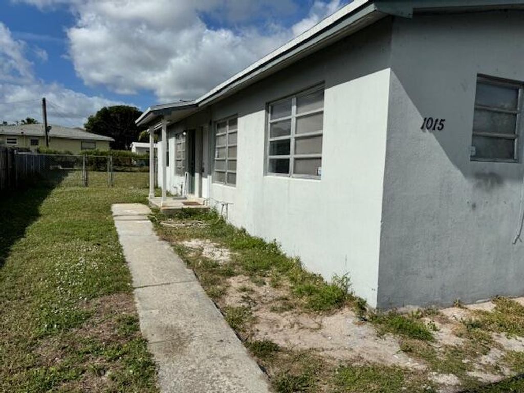 Photo of 1015 Avenue I #2, Riviera Beach, FL 33404 (MLS # R11165041)