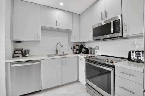 Tiny photo for 7563 Glendevon Lane #1306, Delray Beach, FL 33446 (MLS # B26015405)
