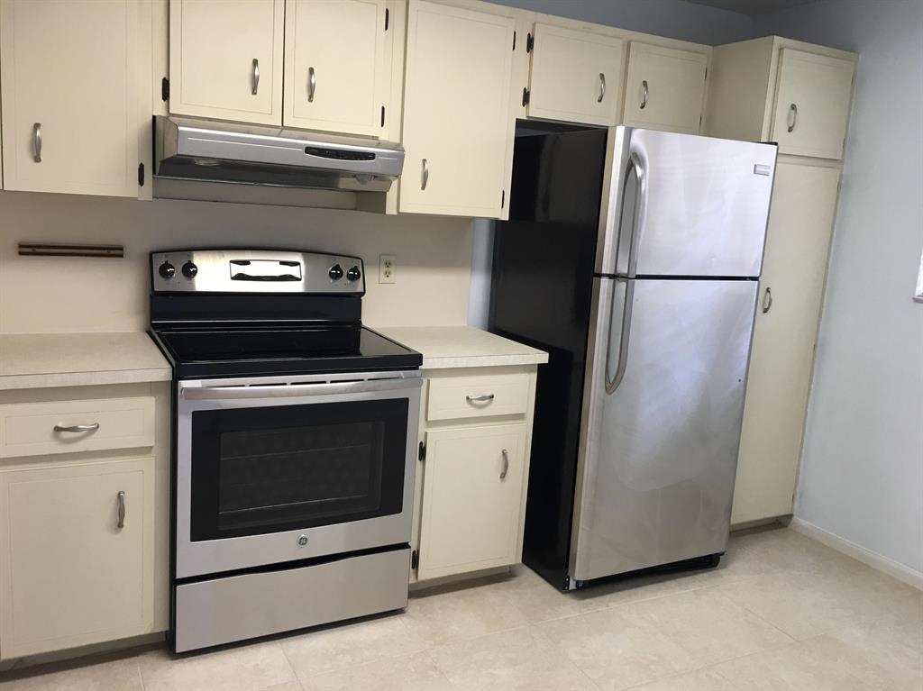 BANYAN TREE VILLAGE CONDO - Residential Lease