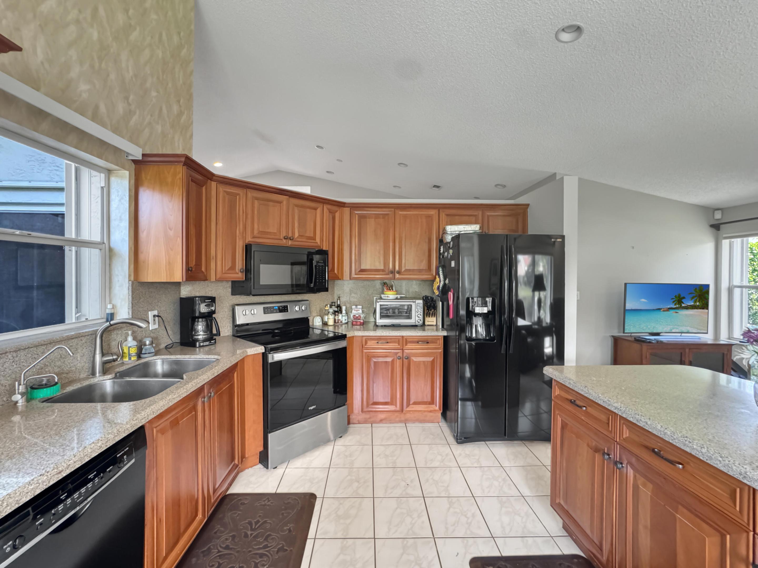 COQUINA LAKES - Residential