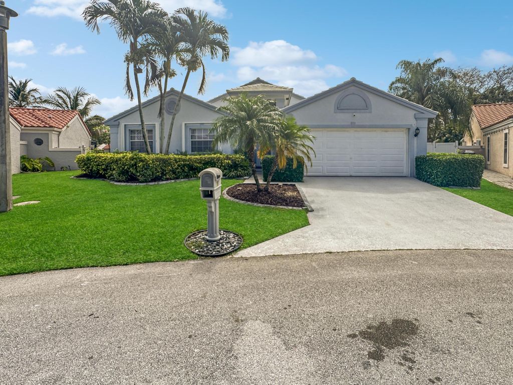 Photo of 180 NW 47th Avenue, Deerfield Beach, FL 33442 (MLS # B26024468)