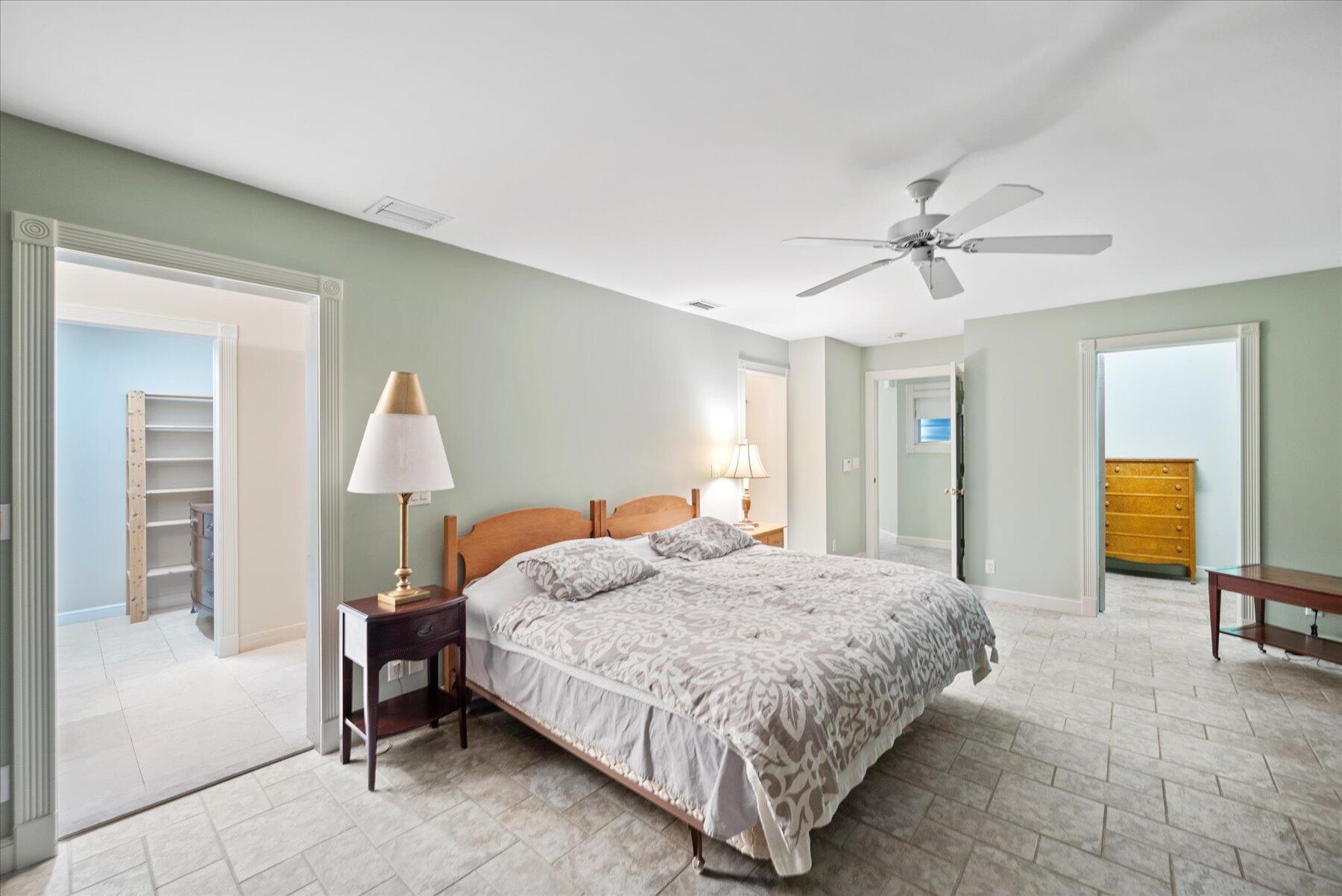 WHITE FENCES / DEER RUN 2 - Residential