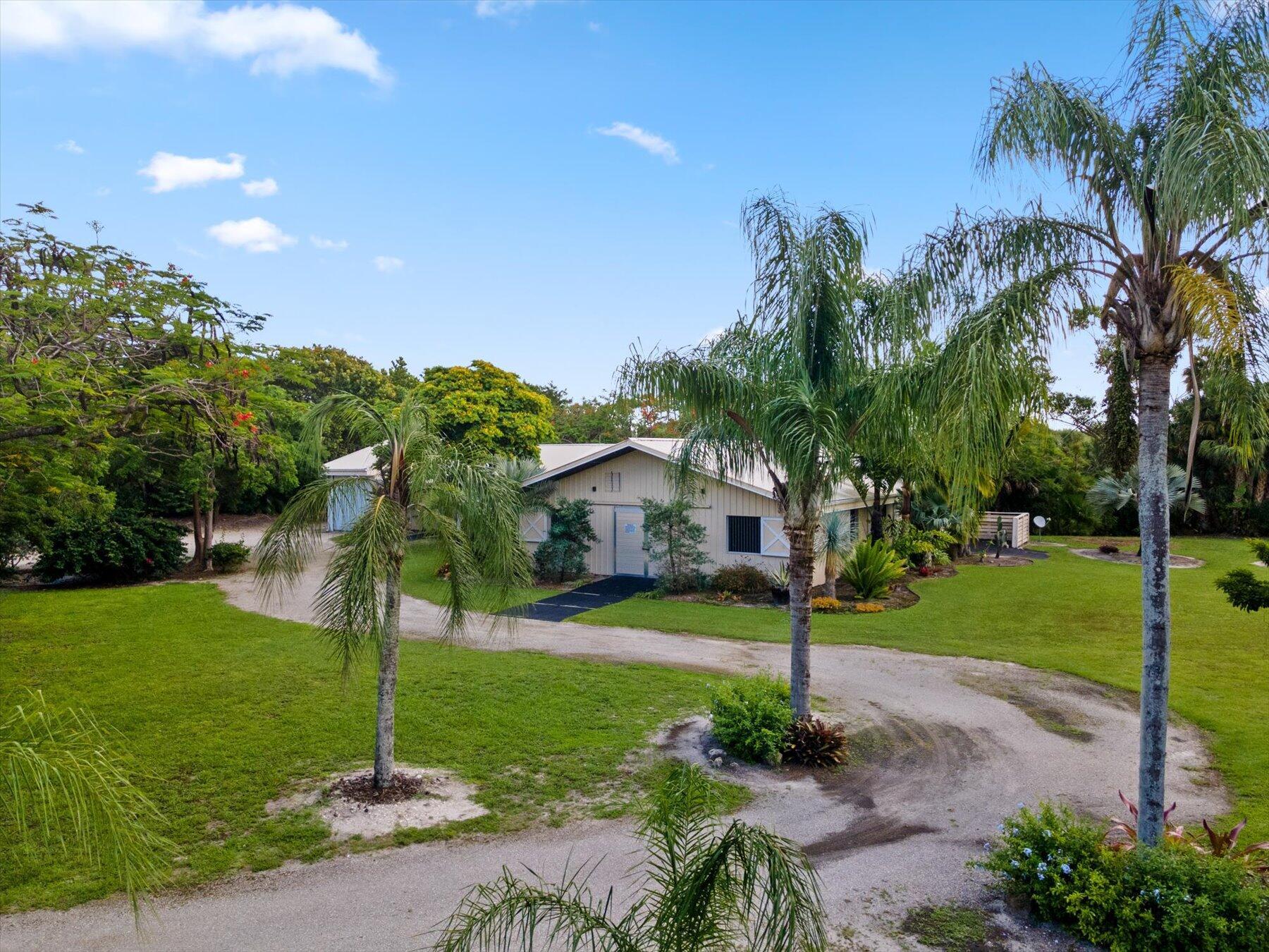 WHITE FENCES / DEER RUN 2 - Residential