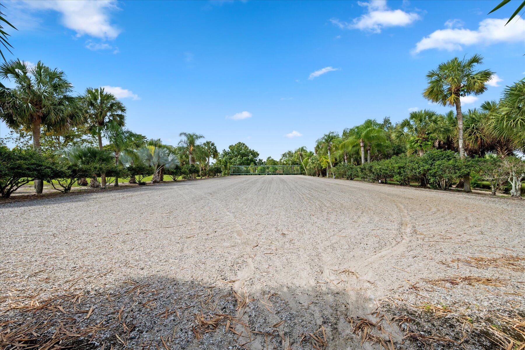 WHITE FENCES / DEER RUN 2 - Residential