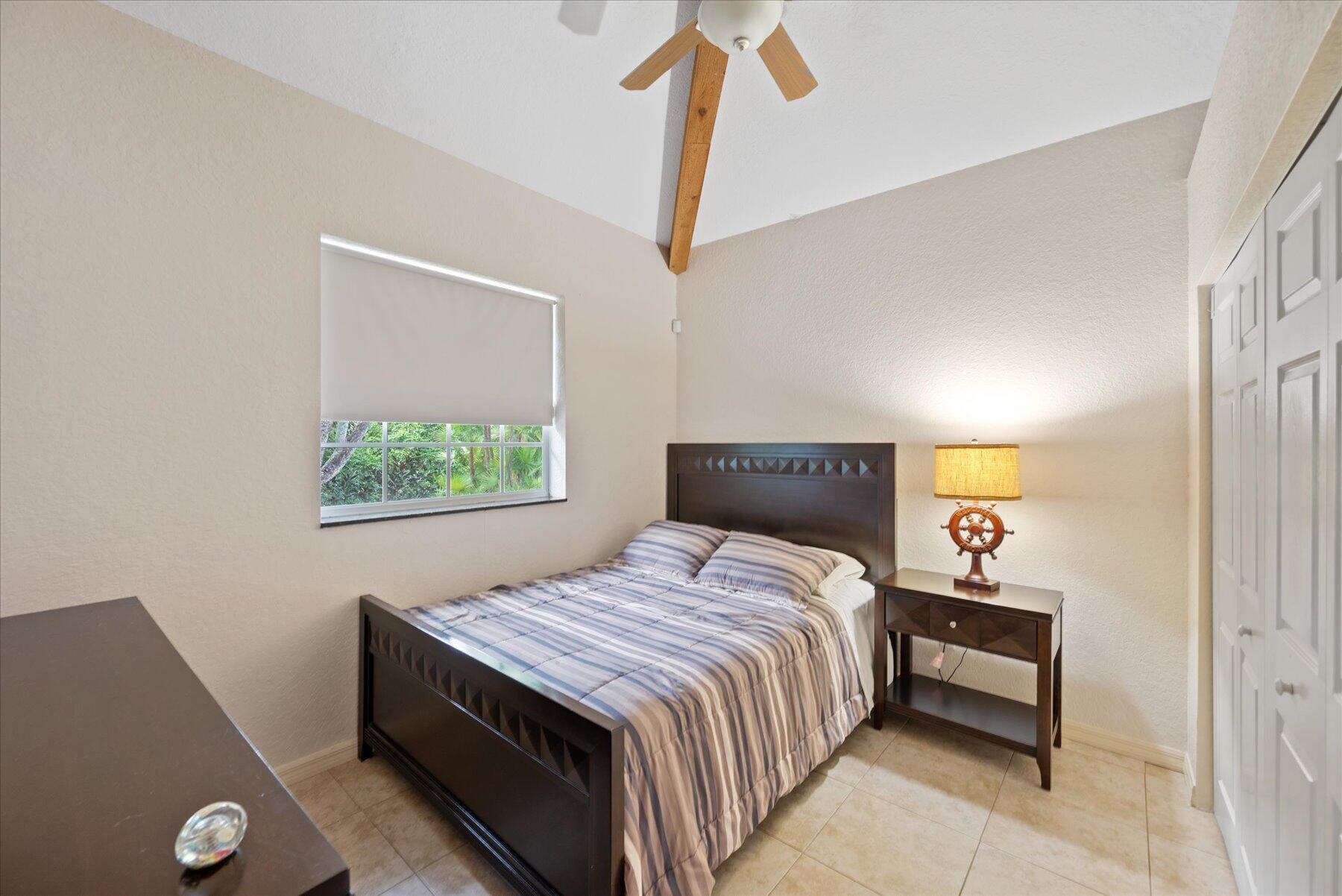 WHITE FENCES / DEER RUN 2 - Residential