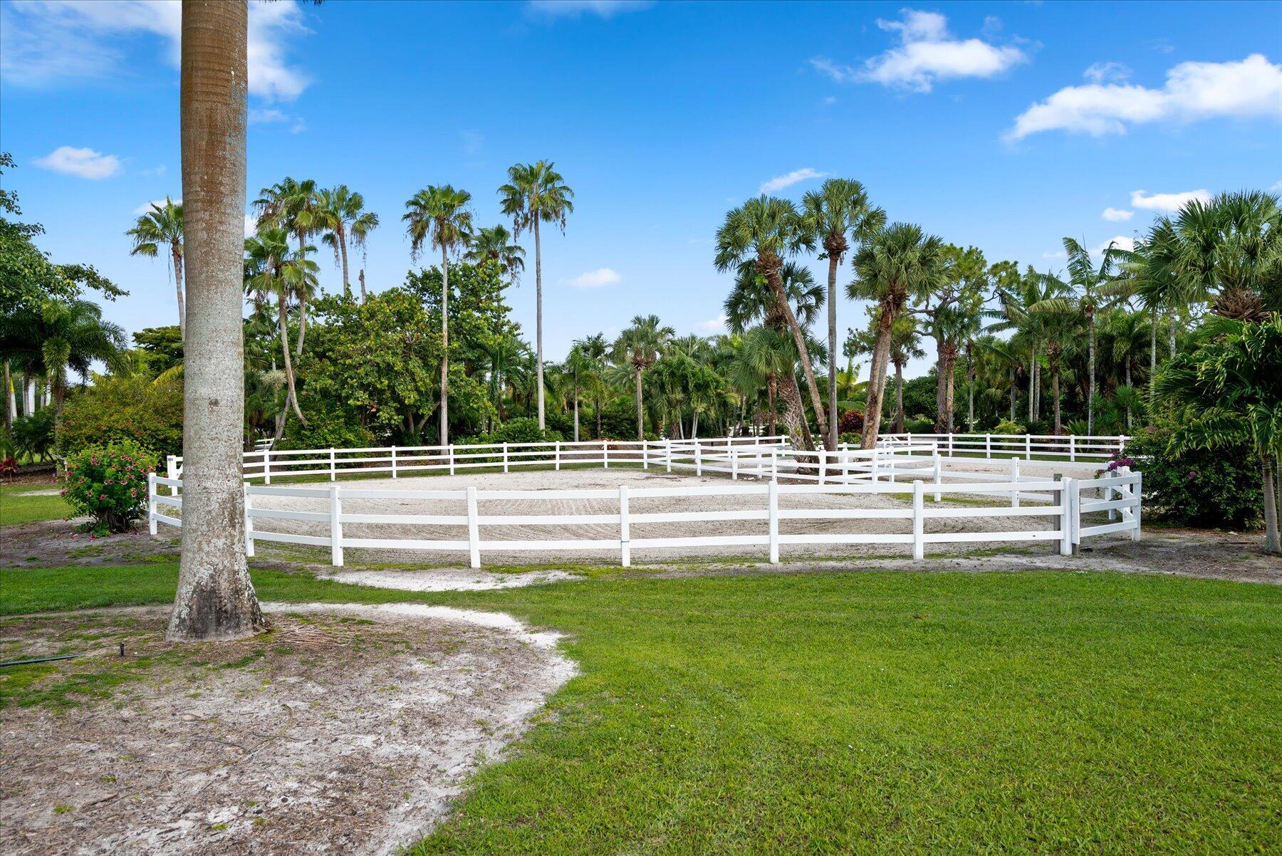 WHITE FENCES / DEER RUN 2 - Residential