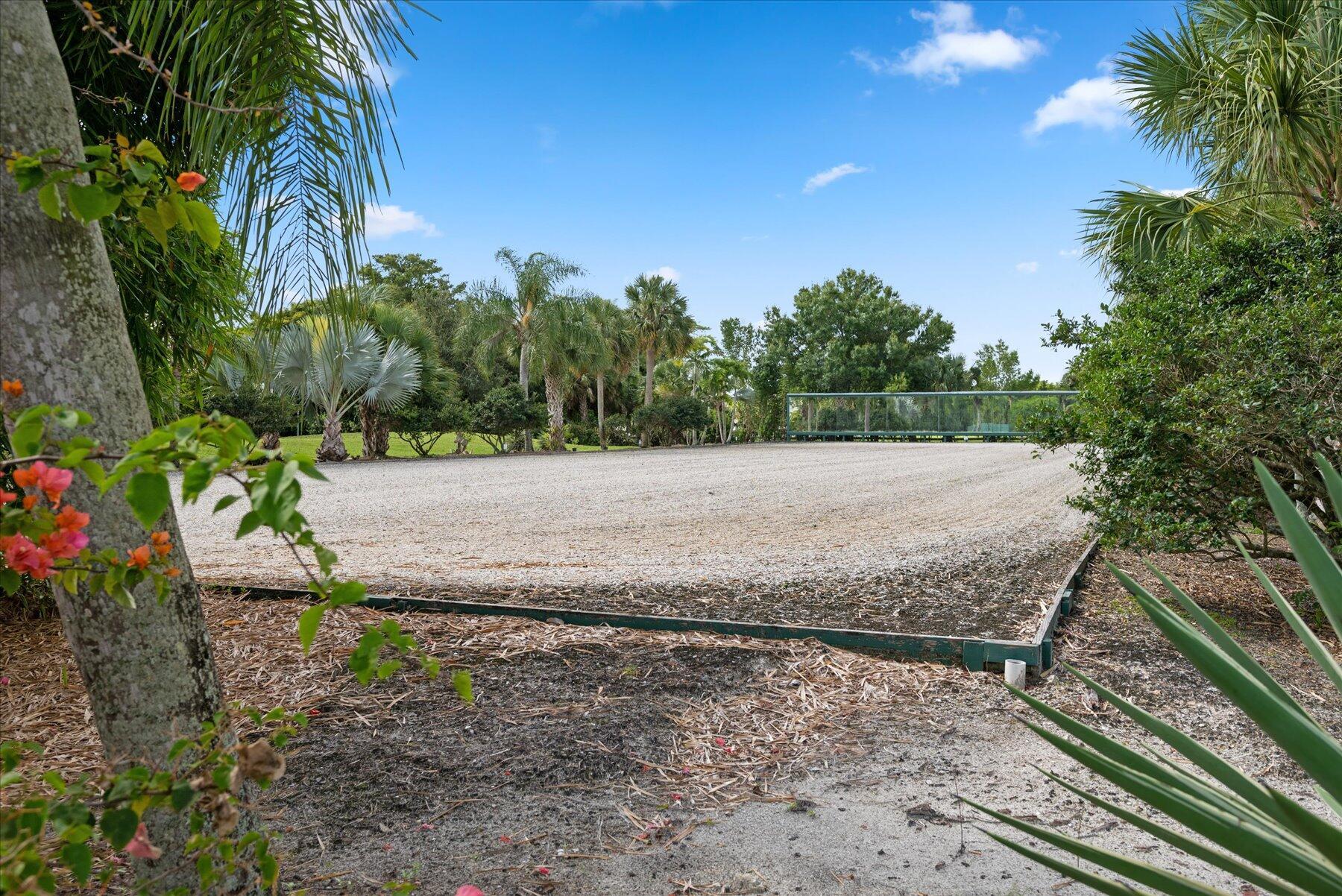 WHITE FENCES / DEER RUN 2 - Residential