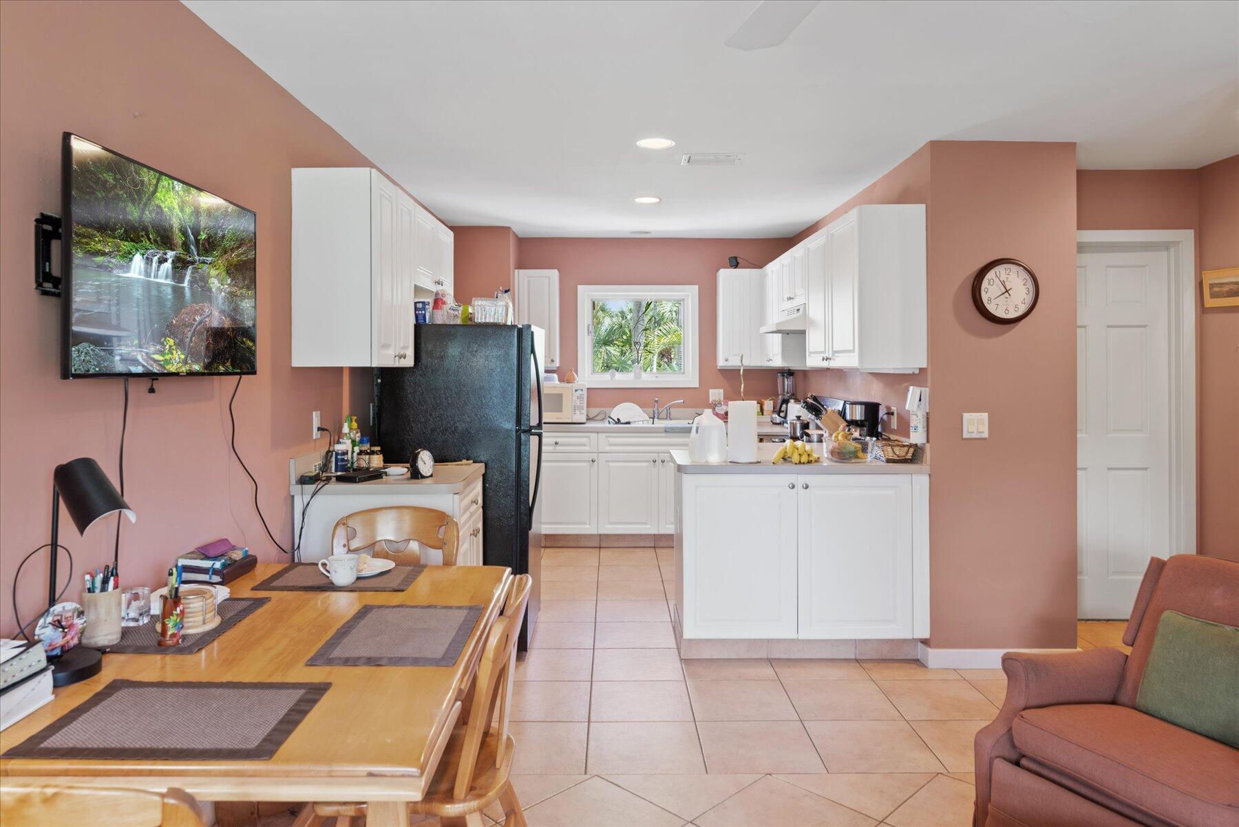 WHITE FENCES / DEER RUN 2 - Residential