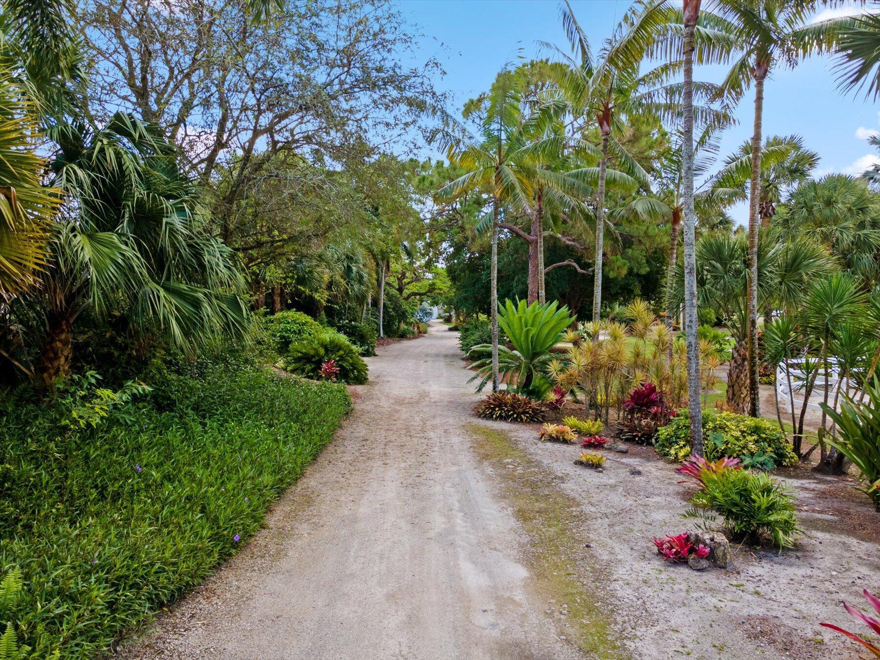 WHITE FENCES / DEER RUN 2 - Residential