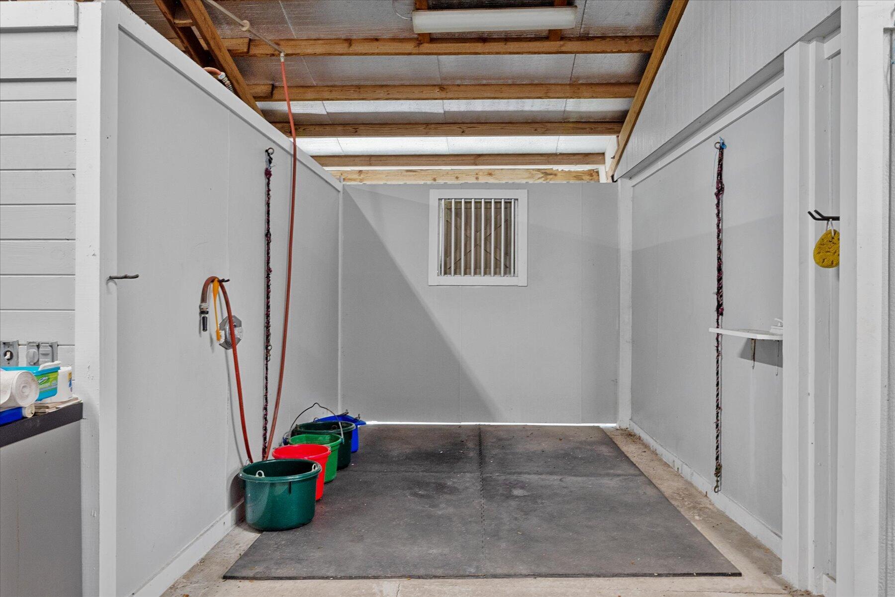 WHITE FENCES / DEER RUN 2 - Residential