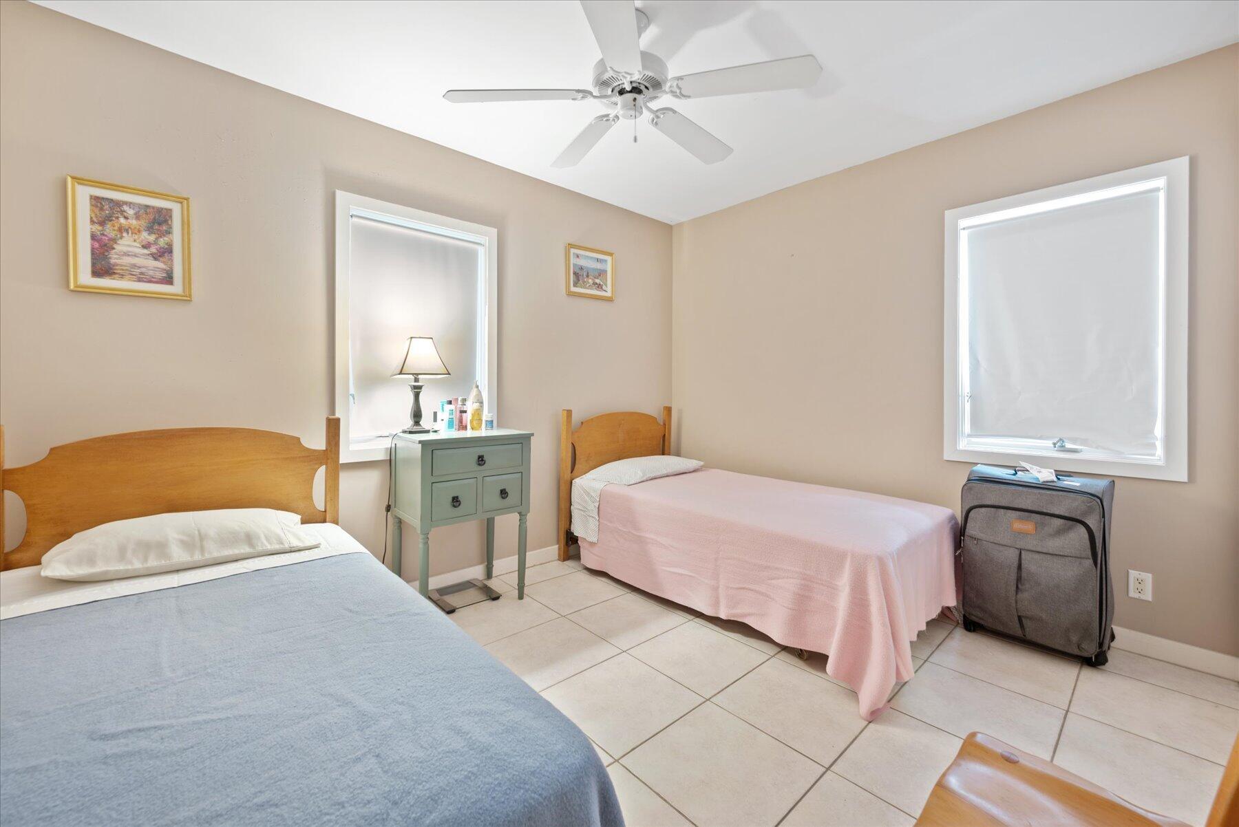 WHITE FENCES / DEER RUN 2 - Residential