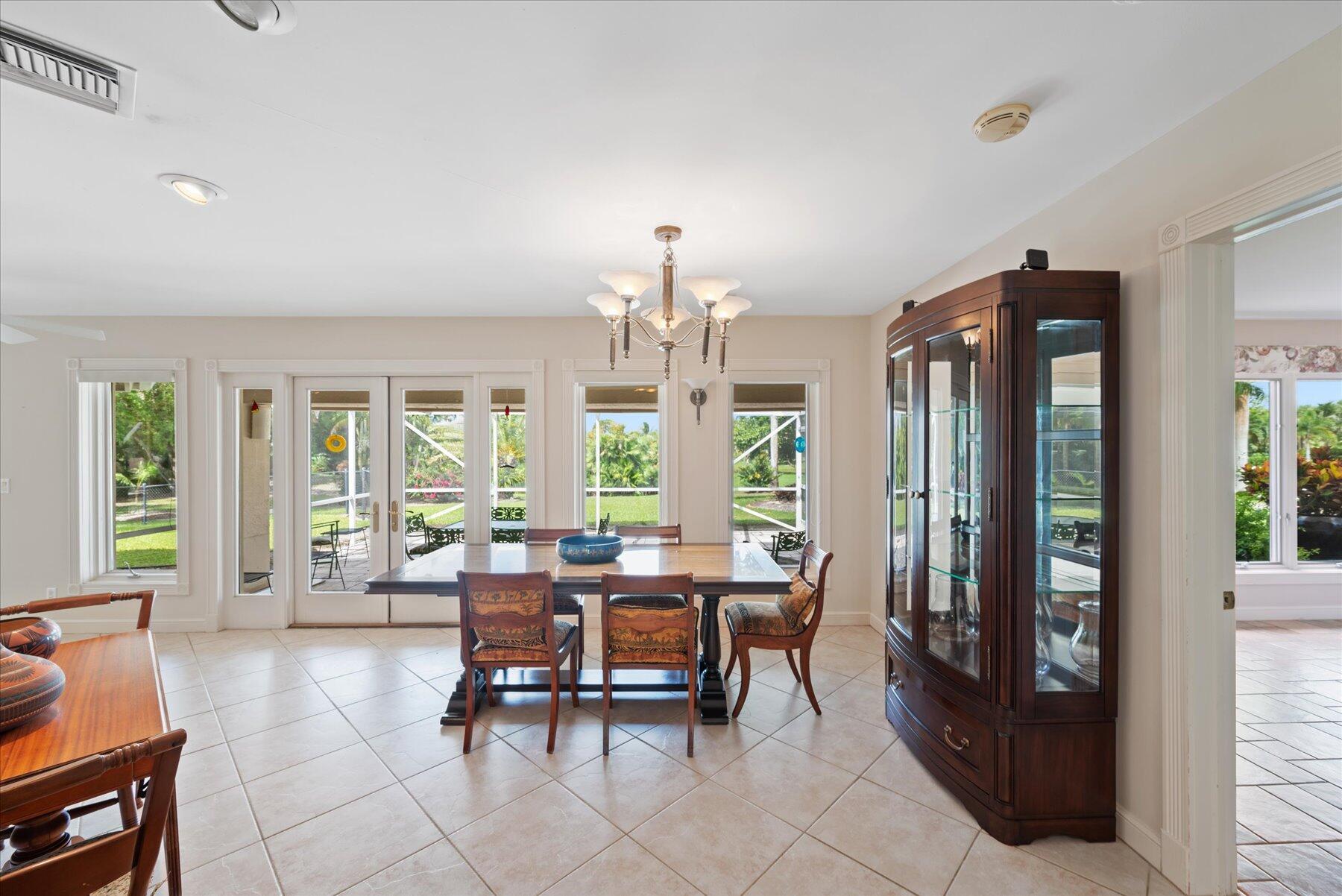 WHITE FENCES / DEER RUN 2 - Residential