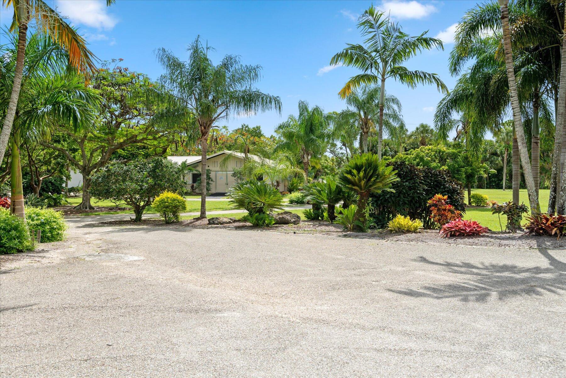 WHITE FENCES / DEER RUN 2 - Residential